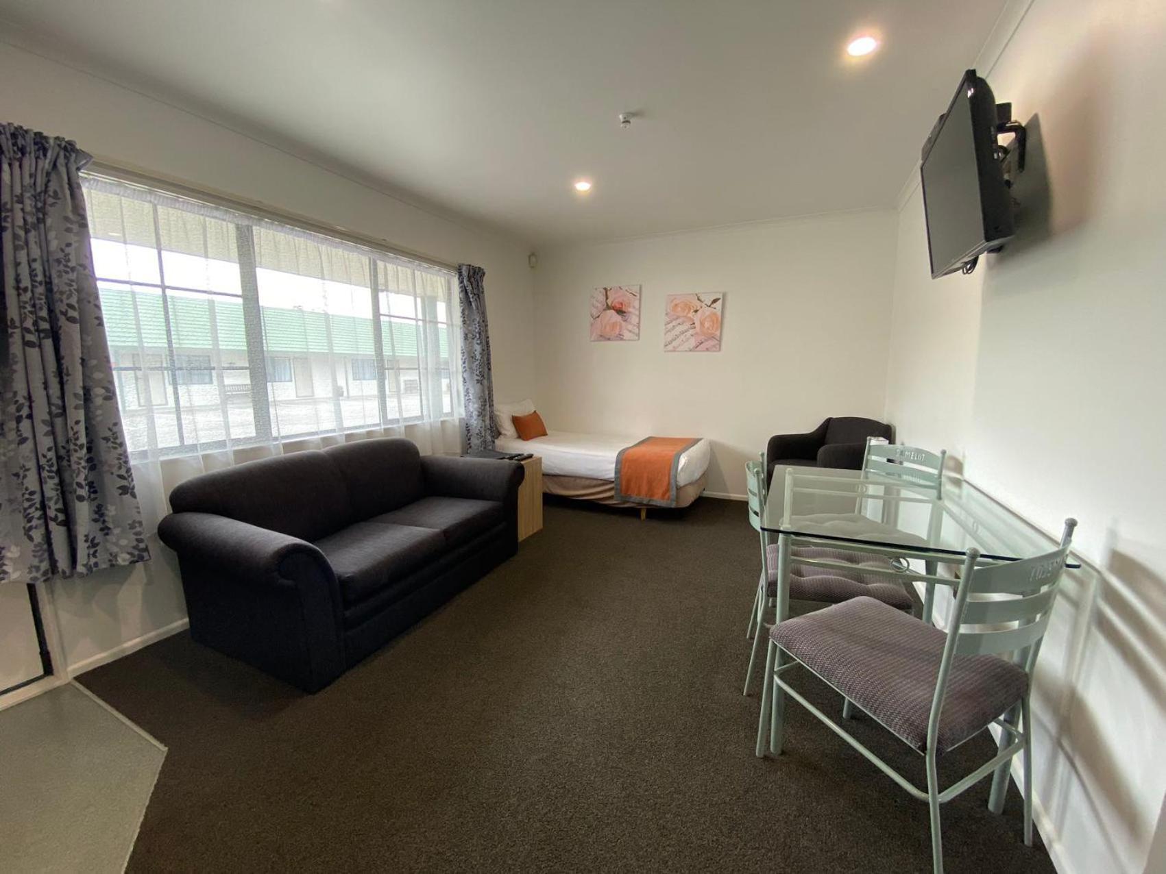 Camelot Motor Lodge And Conference Centre Palmerston North Buitenkant foto
