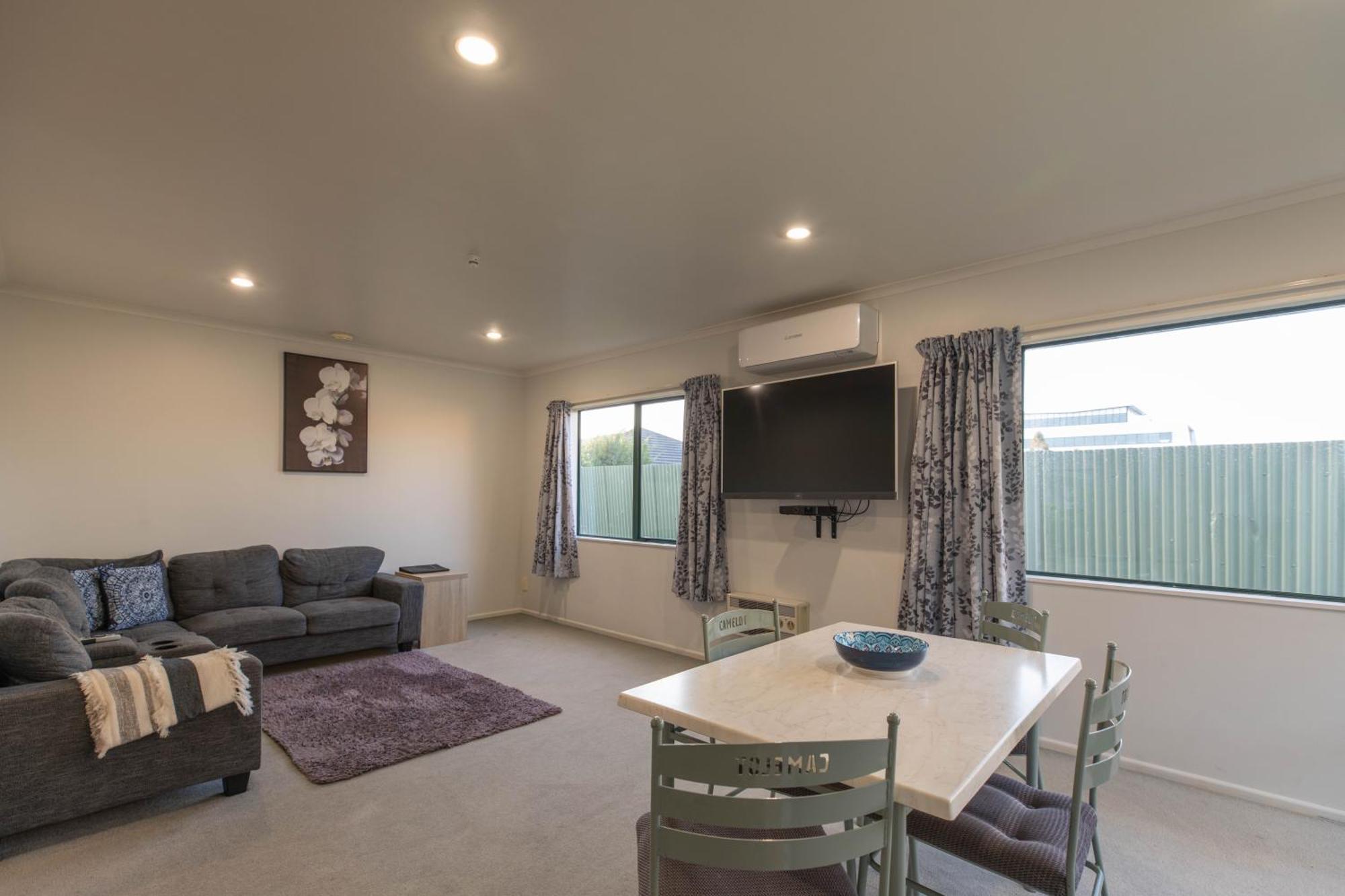 Camelot Motor Lodge And Conference Centre Palmerston North Buitenkant foto