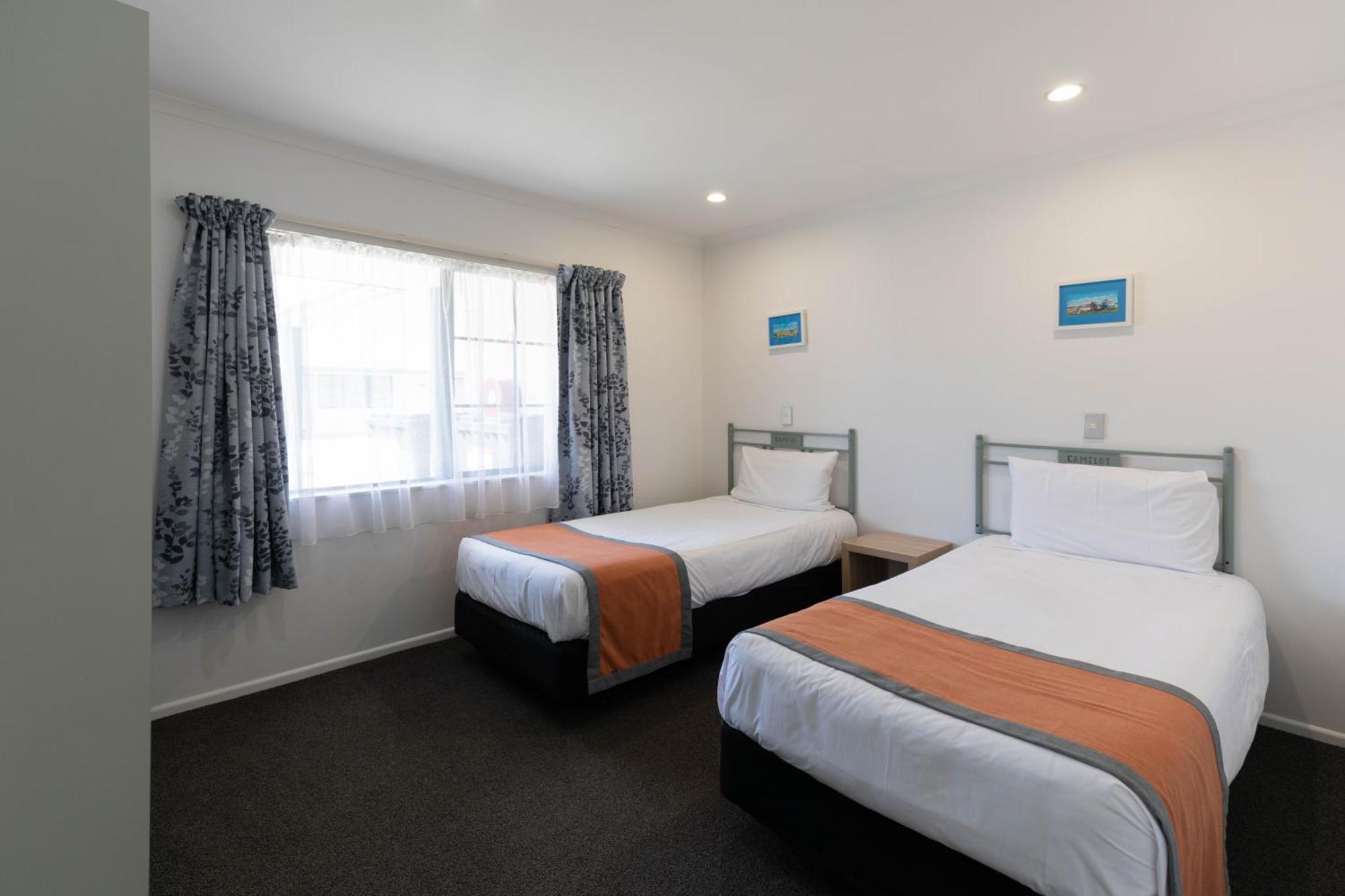 Camelot Motor Lodge And Conference Centre Palmerston North Buitenkant foto
