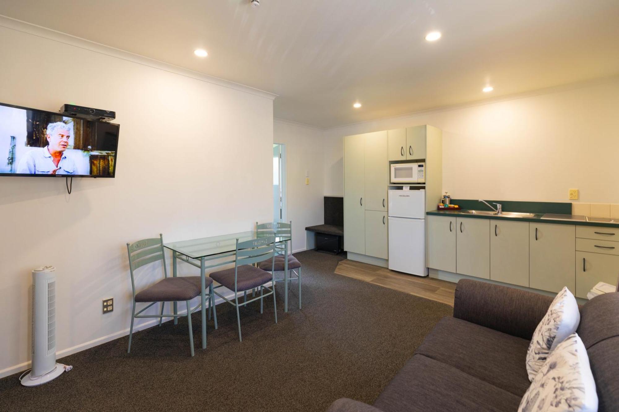 Camelot Motor Lodge And Conference Centre Palmerston North Buitenkant foto