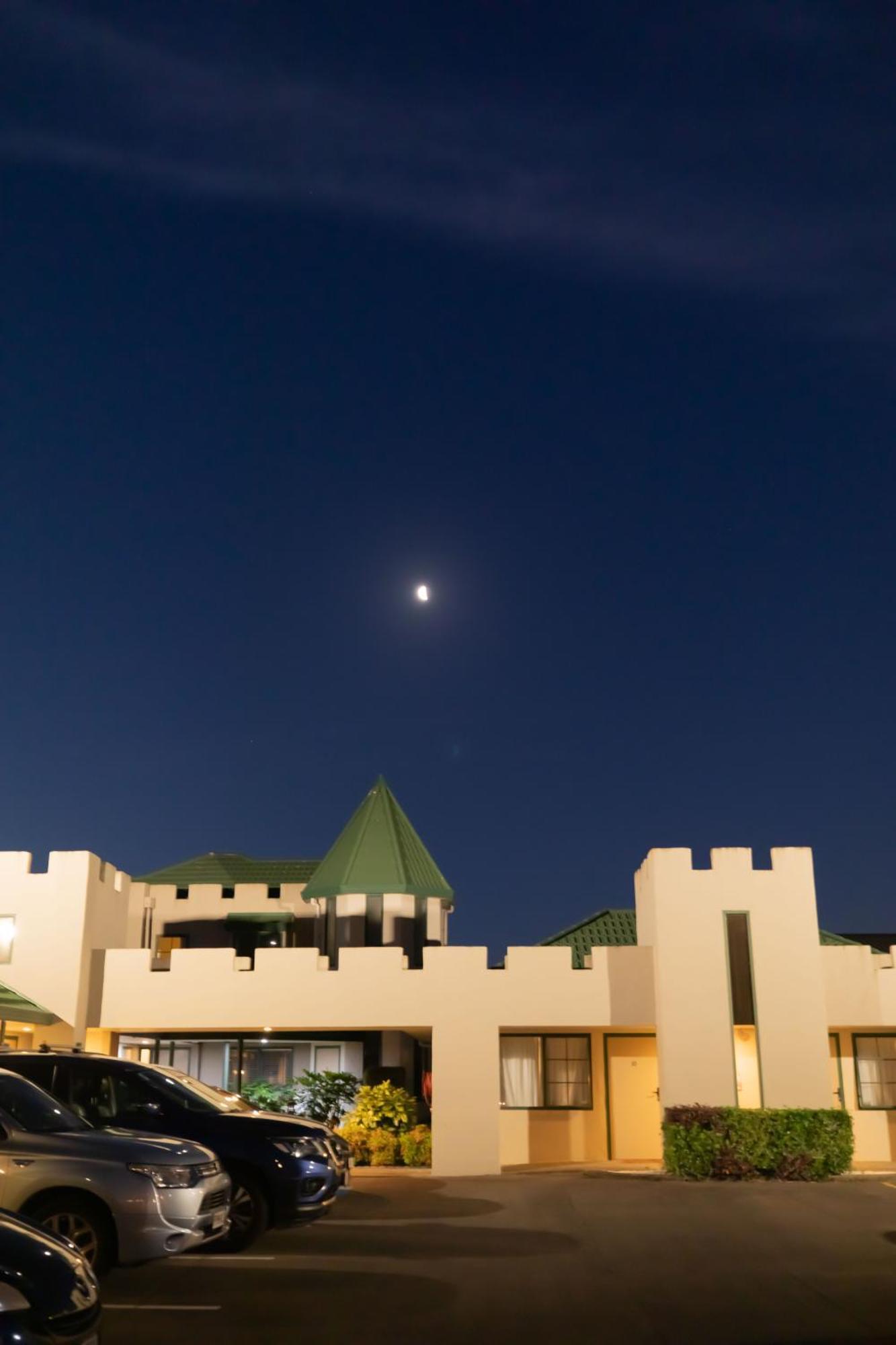 Camelot Motor Lodge And Conference Centre Palmerston North Buitenkant foto