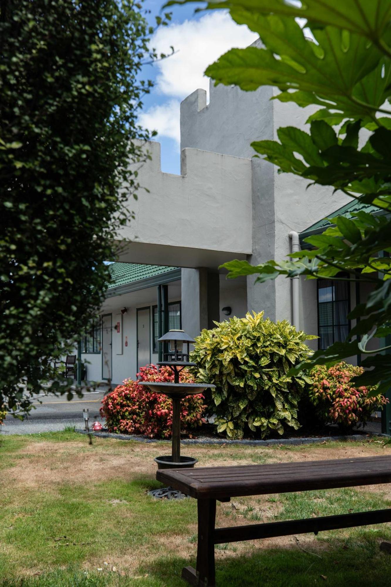 Camelot Motor Lodge And Conference Centre Palmerston North Buitenkant foto