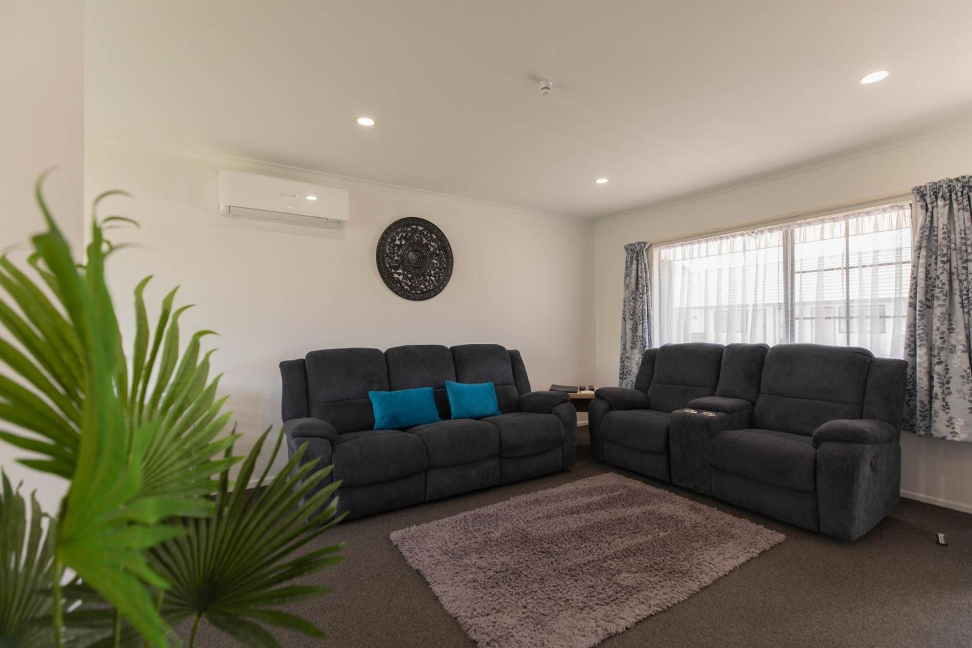 Camelot Motor Lodge And Conference Centre Palmerston North Buitenkant foto